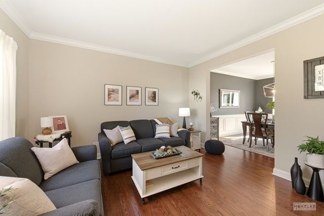 149 N Willowwood Drive, Oswego, IL 60543