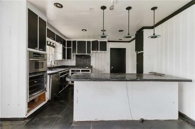 668 Lynn Circle, Atlanta, GA 30311