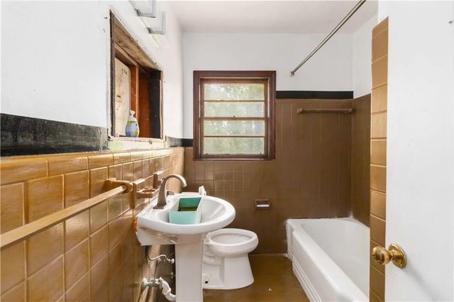 668 Lynn Circle, Atlanta, GA 30311