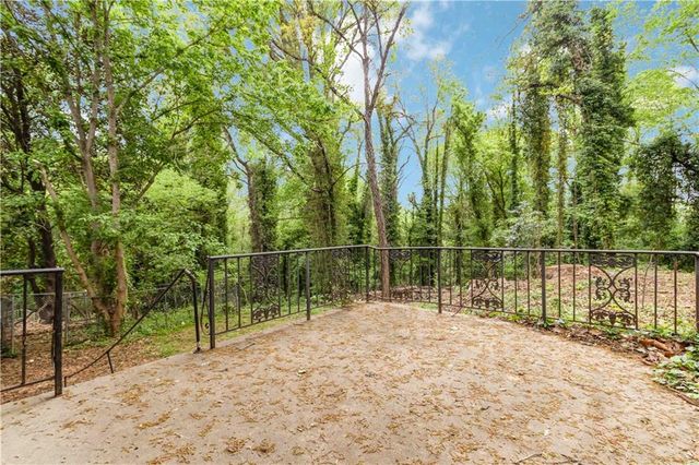 668 Lynn Circle, Atlanta, GA 30311