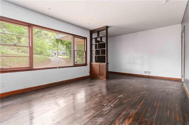 668 Lynn Circle, Atlanta, GA 30311