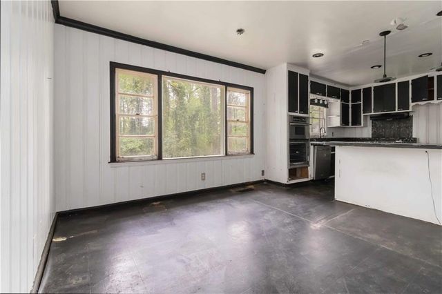 668 Lynn Circle, Atlanta, GA 30311