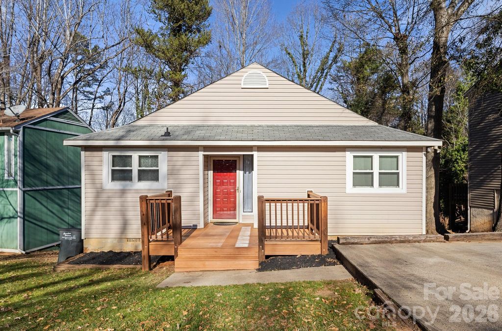 27077 Catamaran Drive, Tega Cay, SC 29708