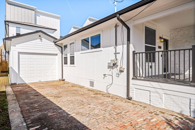 110 Kendall Street, Houston, TX 77003