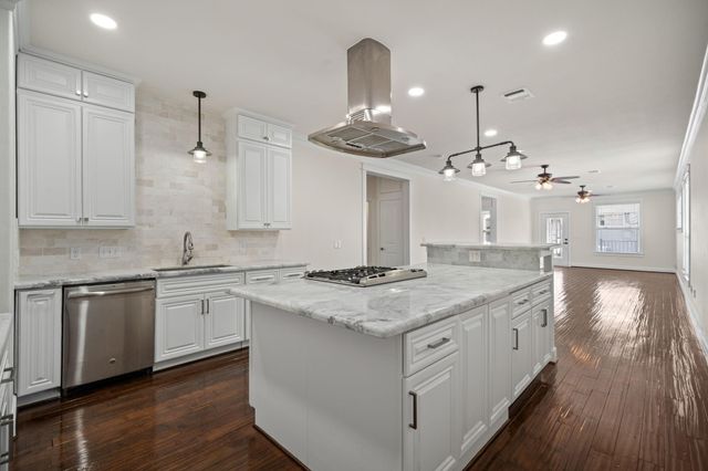 110 Kendall Street, Houston, TX 77003