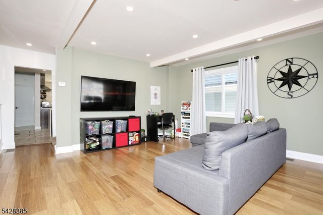 115 Linden Ave, Clifton City, NJ 07014