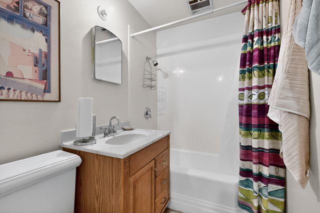 3010 General Chennault NE, Albuquerque, NM 87111