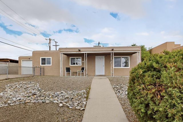 3010 General Chennault NE, Albuquerque, NM 87111