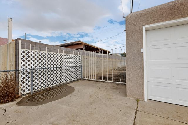 3010 General Chennault NE, Albuquerque, NM 87111