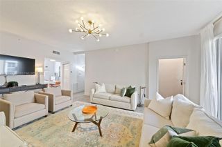2067 S Ocean Drive TH5, Hallandale Beach, FL 33009