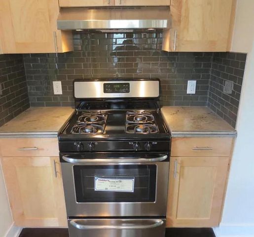 3731 W Dorothy PLACE, Milwaukee, WI 53215