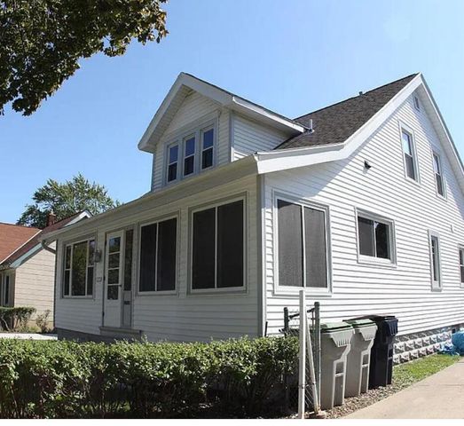 3731 W Dorothy PLACE, Milwaukee, WI 53215