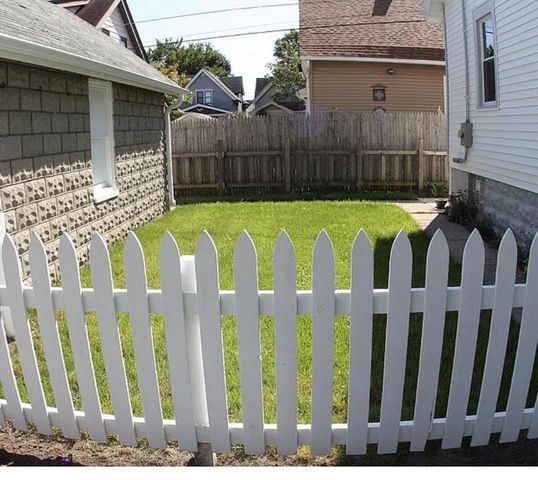 3731 W Dorothy PLACE, Milwaukee, WI 53215