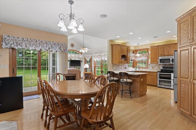 S67W20039 Benjamin COURT, Muskego, WI 53150