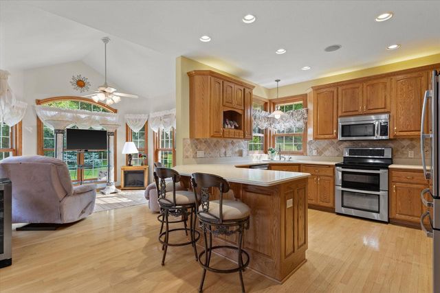 S67W20039 Benjamin COURT, Muskego, WI 53150