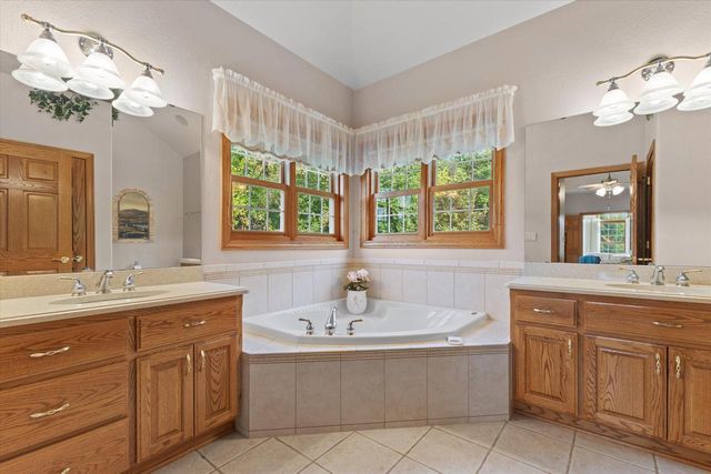S67W20039 Benjamin COURT, Muskego, WI 53150