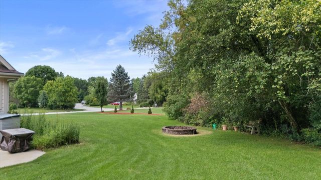 S67W20039 Benjamin COURT, Muskego, WI 53150
