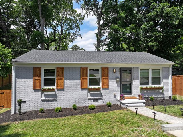3821 Dunwoody Drive, Charlotte, NC 28215