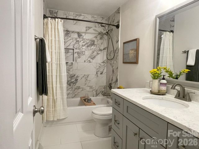 3821 Dunwoody Drive, Charlotte, NC 28215