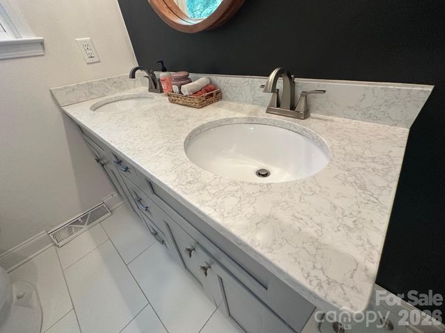3821 Dunwoody Drive, Charlotte, NC 28215