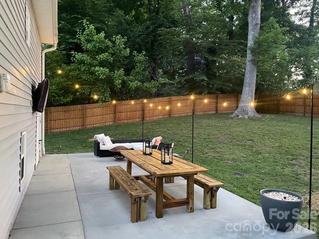 3821 Dunwoody Drive, Charlotte, NC 28215