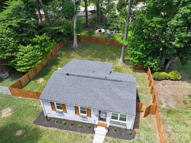 3821 Dunwoody Drive, Charlotte, NC 28215