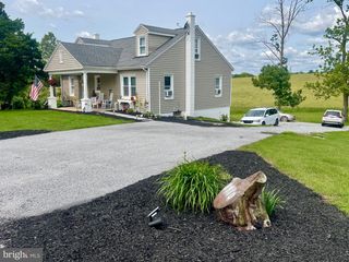 3910 N BIESECKER ROAD, Thomasville, PA 17364