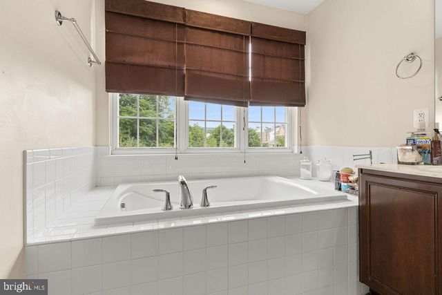 35554 SARASOTA ST, Round Hill, VA 20141