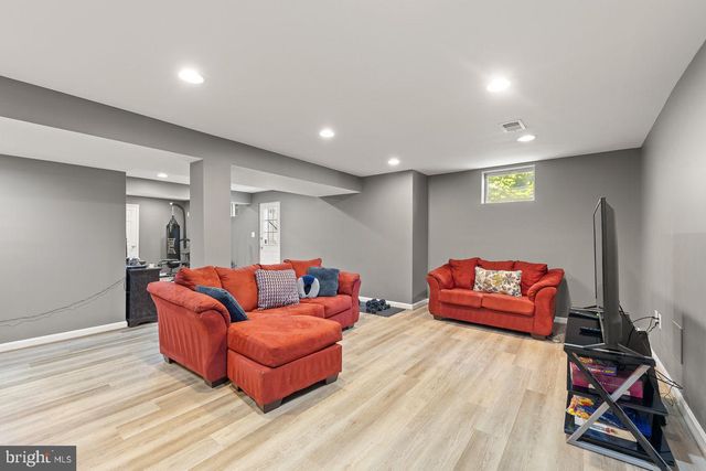 35554 SARASOTA ST, Round Hill, VA 20141