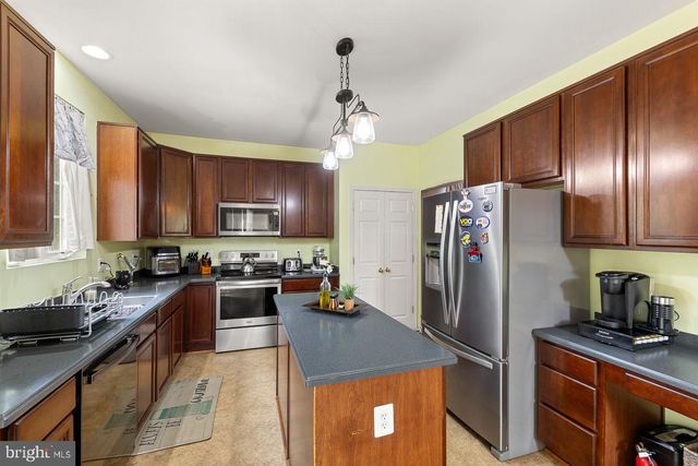 35554 SARASOTA ST, Round Hill, VA 20141