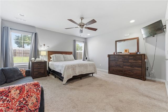 2660 Suncrest Avenue, Springdale, AR 72764