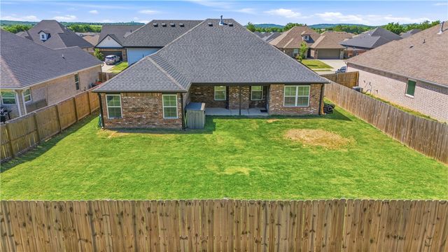 2660 Suncrest Avenue, Springdale, AR 72764