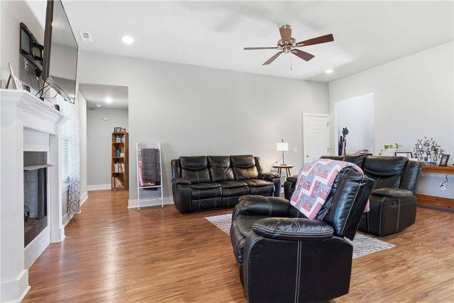 2660 Suncrest Avenue, Springdale, AR 72764
