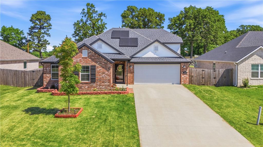 2660 Suncrest Avenue, Springdale, AR 72764