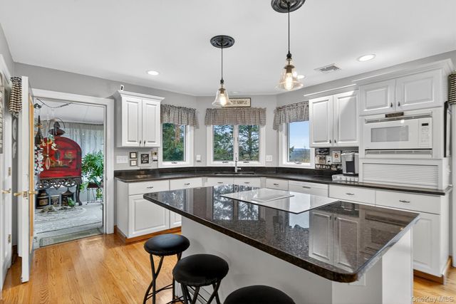 31 Almond Tree Lane, Warwick, NY 10990