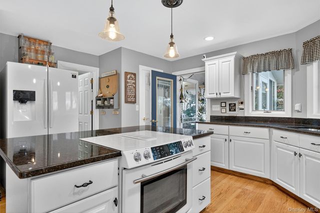 31 Almond Tree Lane, Warwick, NY 10990