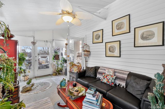 31 Almond Tree Lane, Warwick, NY 10990