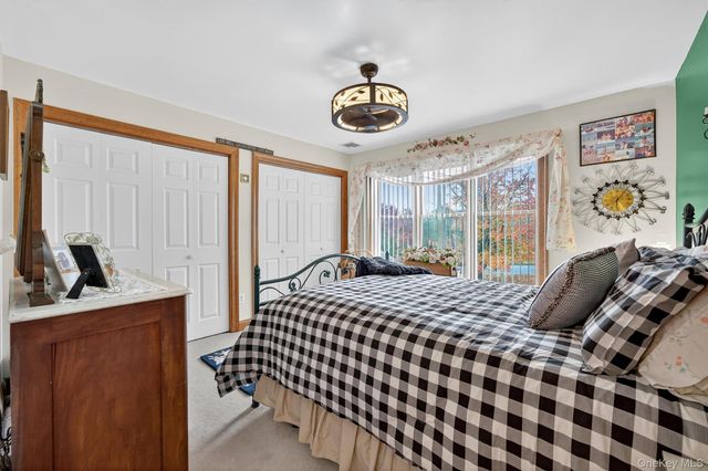 31 Almond Tree Lane, Warwick, NY 10990