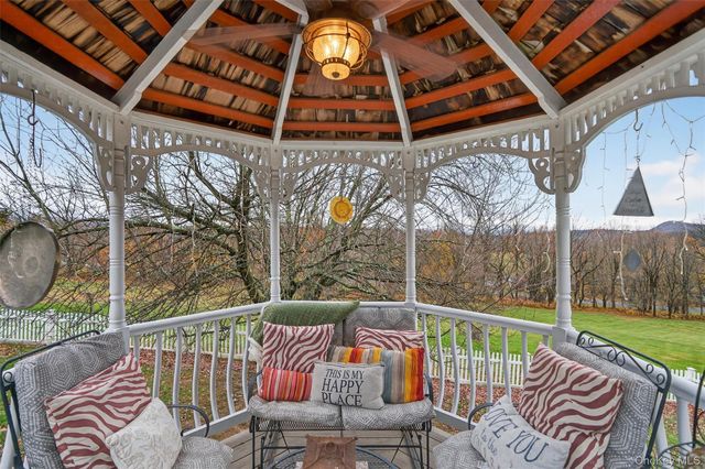 31 Almond Tree Lane, Warwick, NY 10990