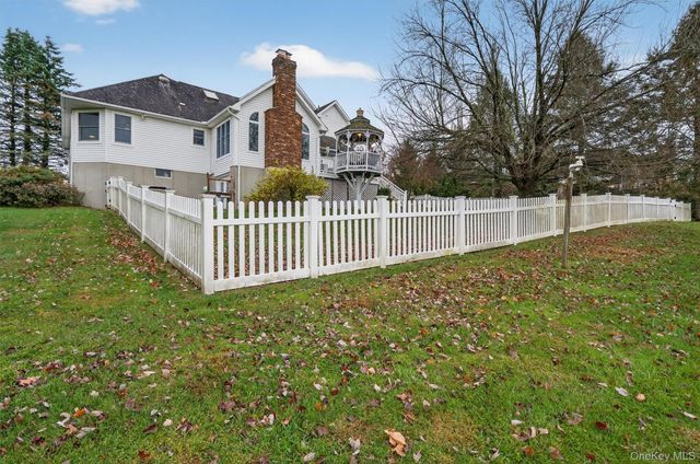 31 Almond Tree Lane, Warwick, NY 10990