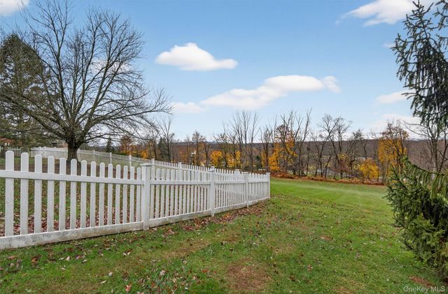 31 Almond Tree Lane, Warwick, NY 10990