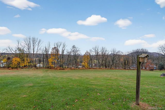 31 Almond Tree Lane, Warwick, NY 10990