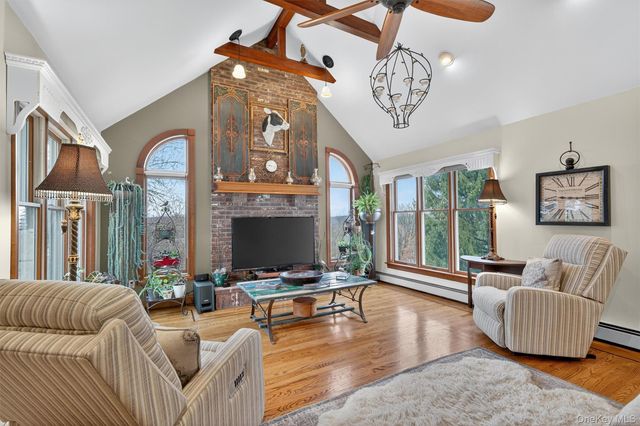 31 Almond Tree Lane, Warwick, NY 10990