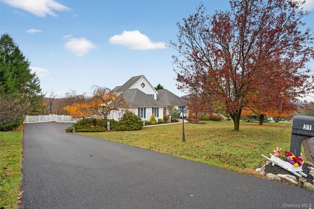 31 Almond Tree Lane, Warwick, NY 10990