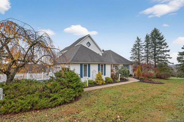 31 Almond Tree Lane, Warwick, NY 10990