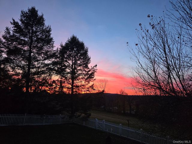 31 Almond Tree Lane, Warwick, NY 10990