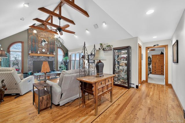 31 Almond Tree Lane, Warwick, NY 10990