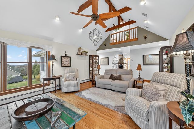 31 Almond Tree Lane, Warwick, NY 10990