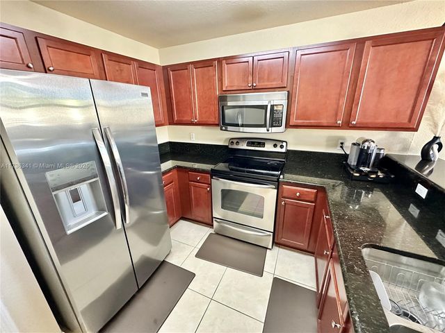 11403 NW 89th St 219, Doral, FL 33178