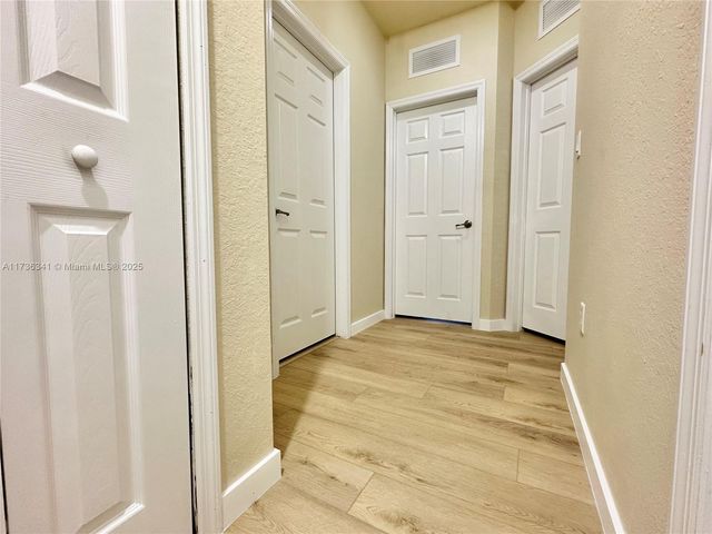 11403 NW 89th St 219, Doral, FL 33178